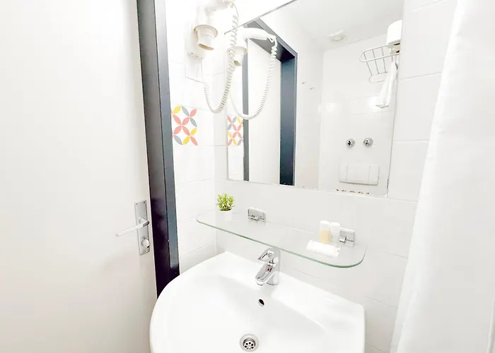K22 Smart - Self Check-in Hotel *